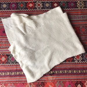 Off-white Threshold Throw Blanket